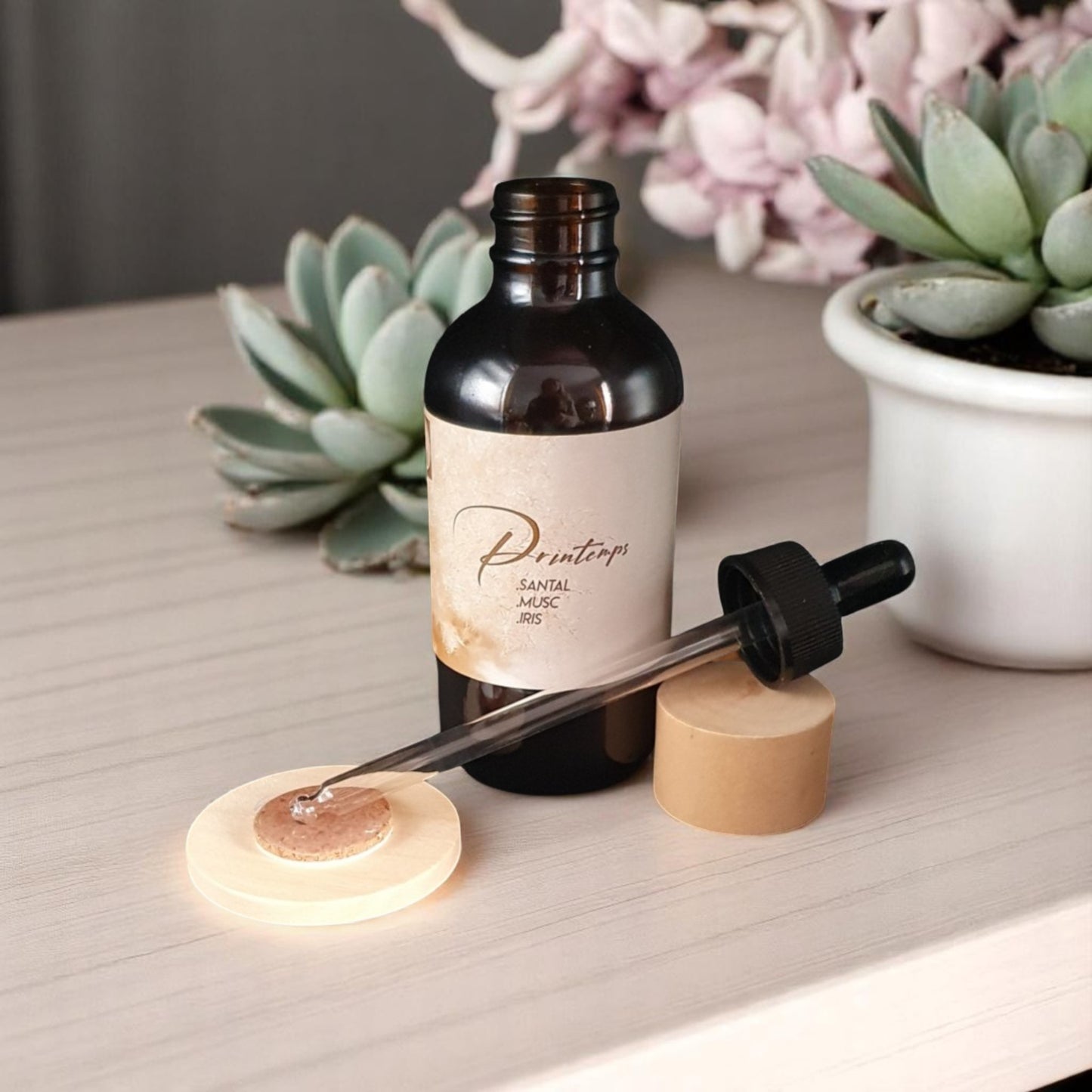 flacon de parfum d'ambiance naturel printemps