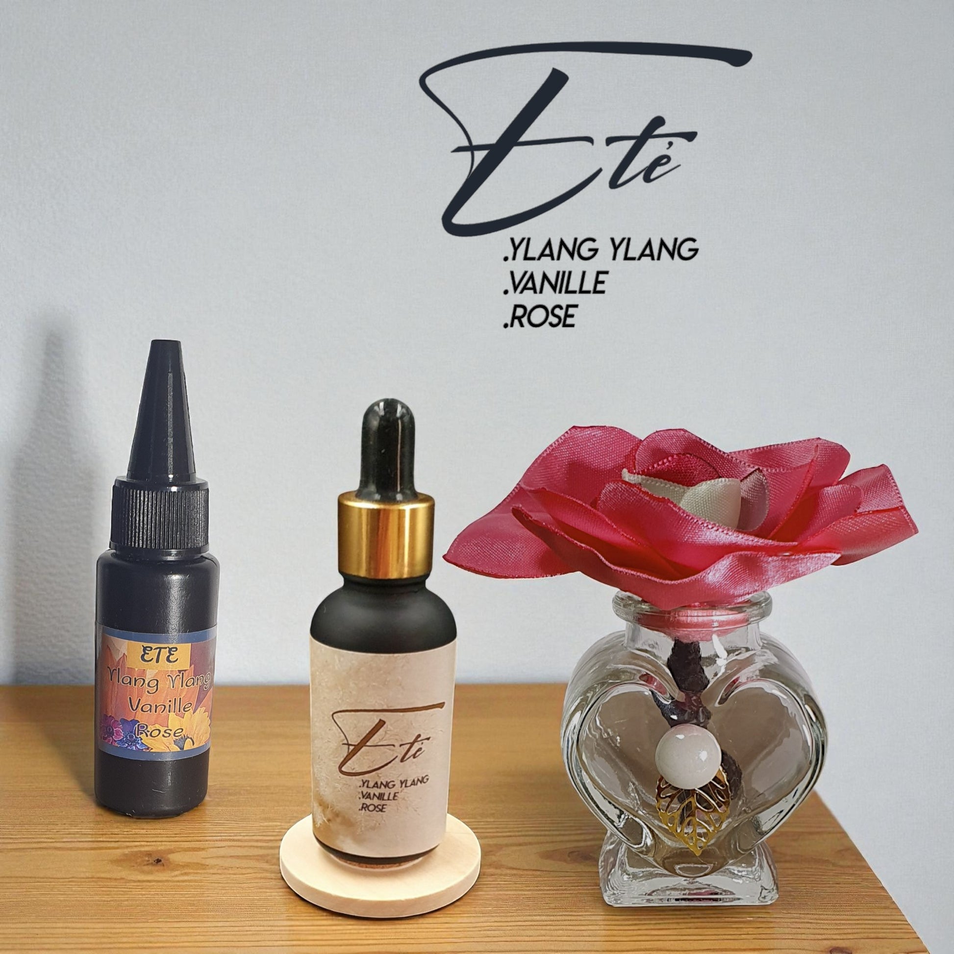 10 coffret ichi avec diffuseur fleur rouge vermillon flacon parfum d'ambiance et sa recharge