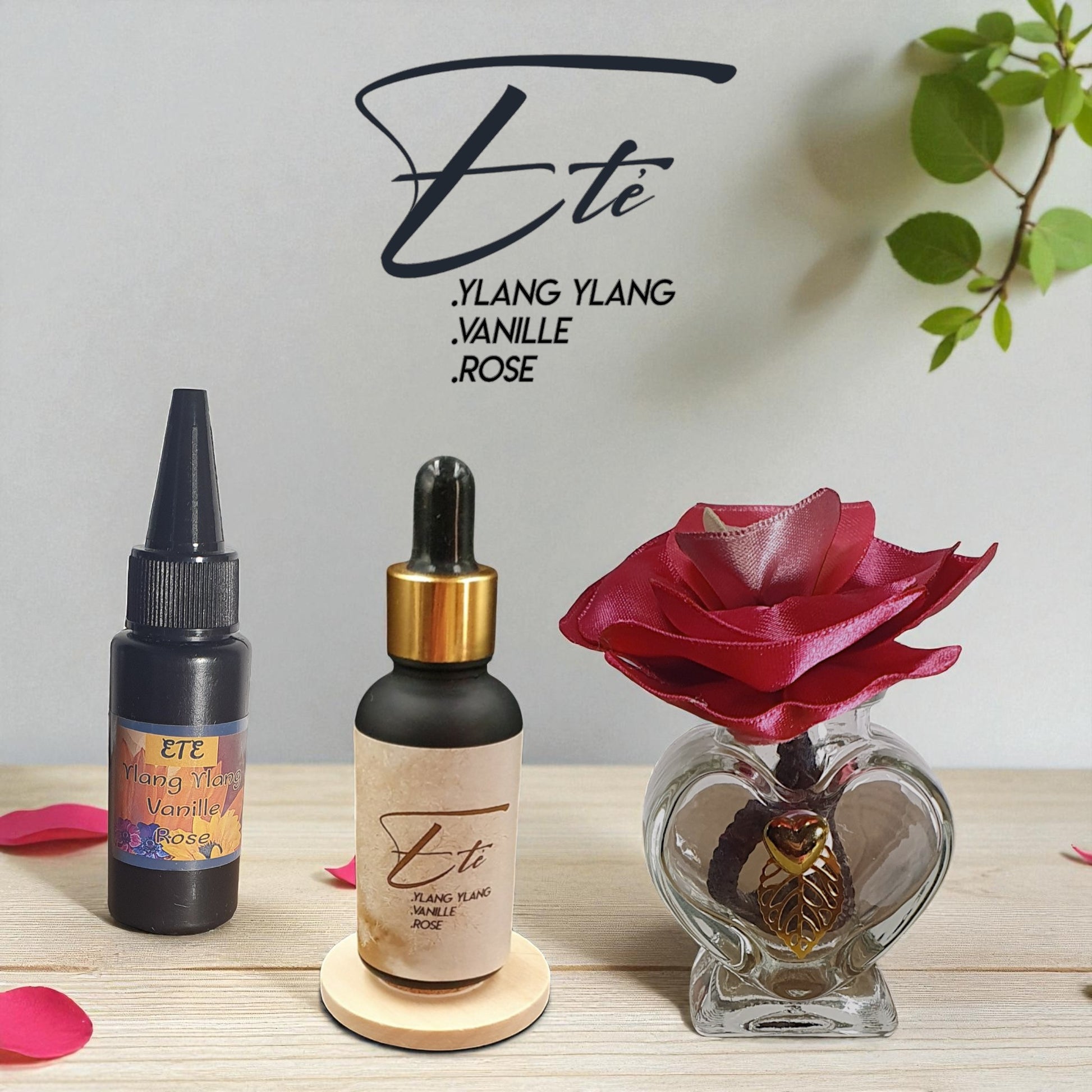 2 coffret ichi avec diffuseur fleur parme flacon parfum d'ambiance et sa recharge