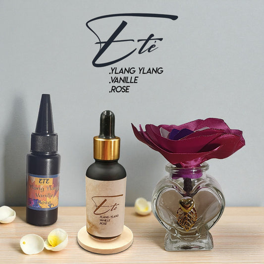 3 coffret ichi avec diffuseur fleur fuschia flacon parfum d'ambiance et sa recharge