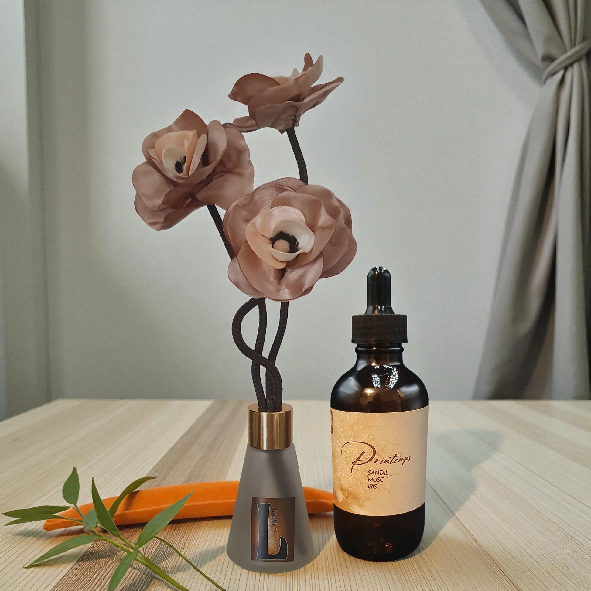 coffret printanier panji  avec son diffuseur de fleurs crème