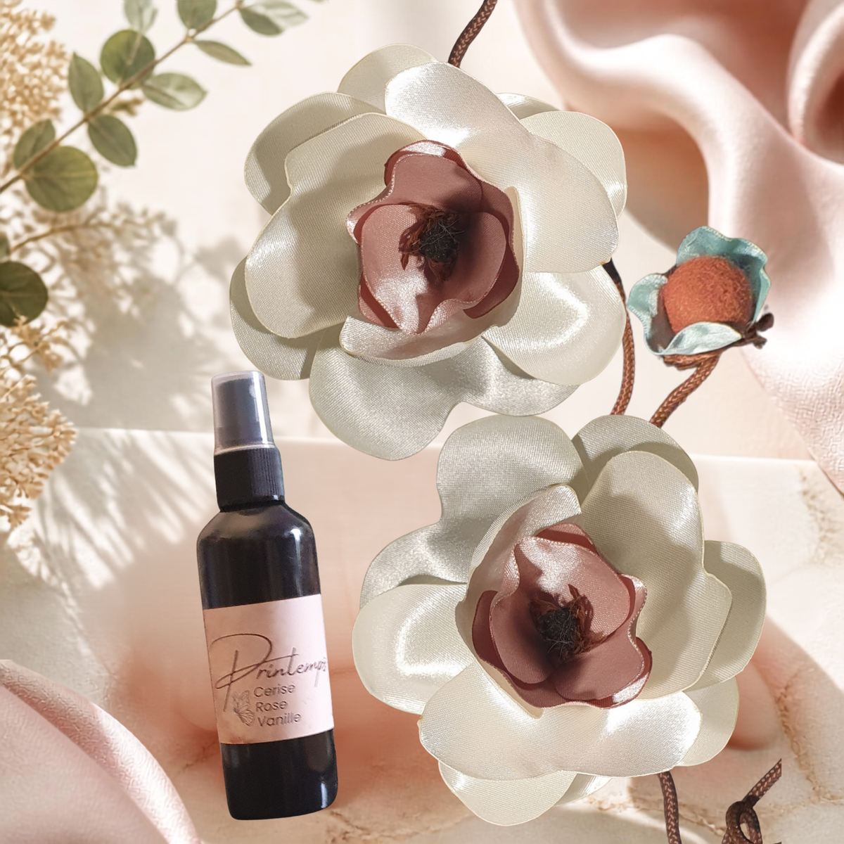 fleurs en satin et son parfum d'ambiance pour parfumer votre intérieur