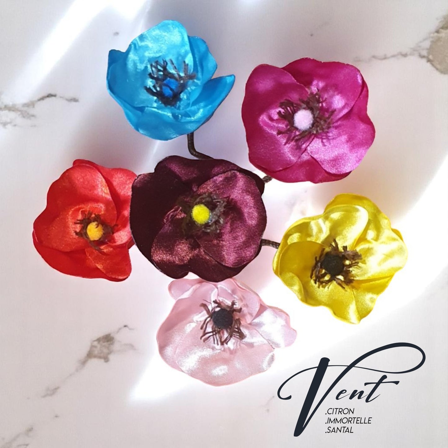  fleurs en satin multicolore  et spray de parfum artisanal