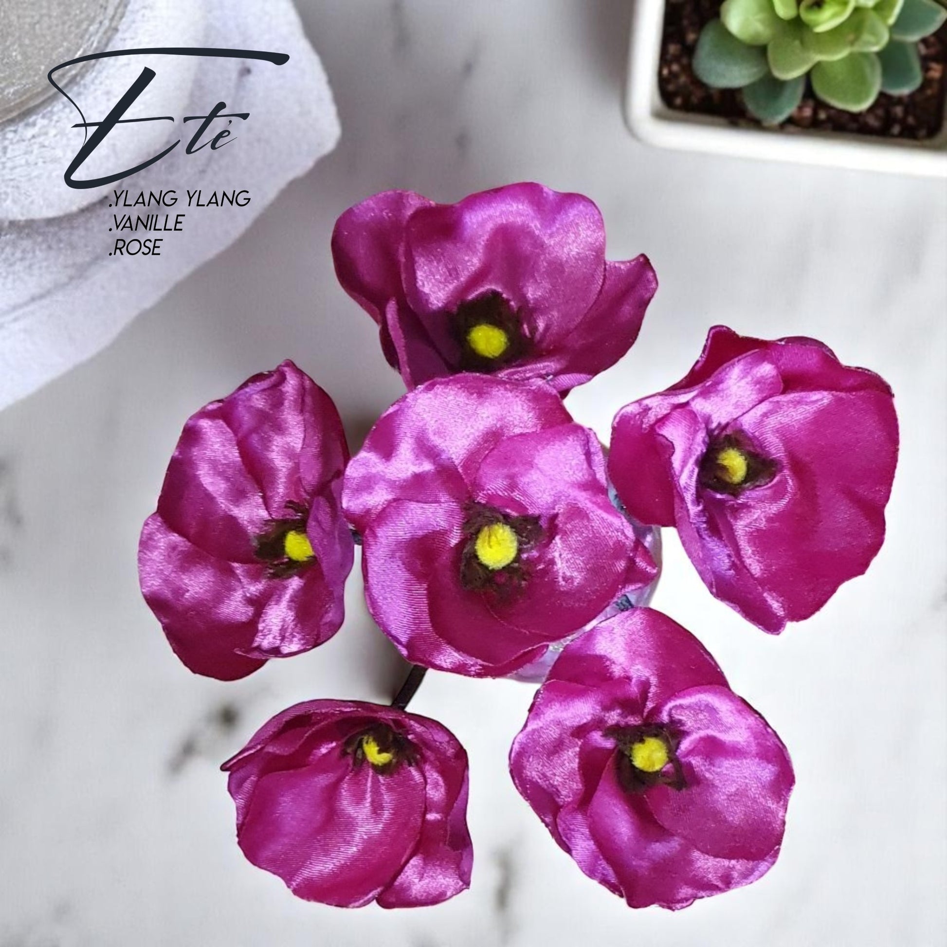 fleurs en satin rose NI parfumées