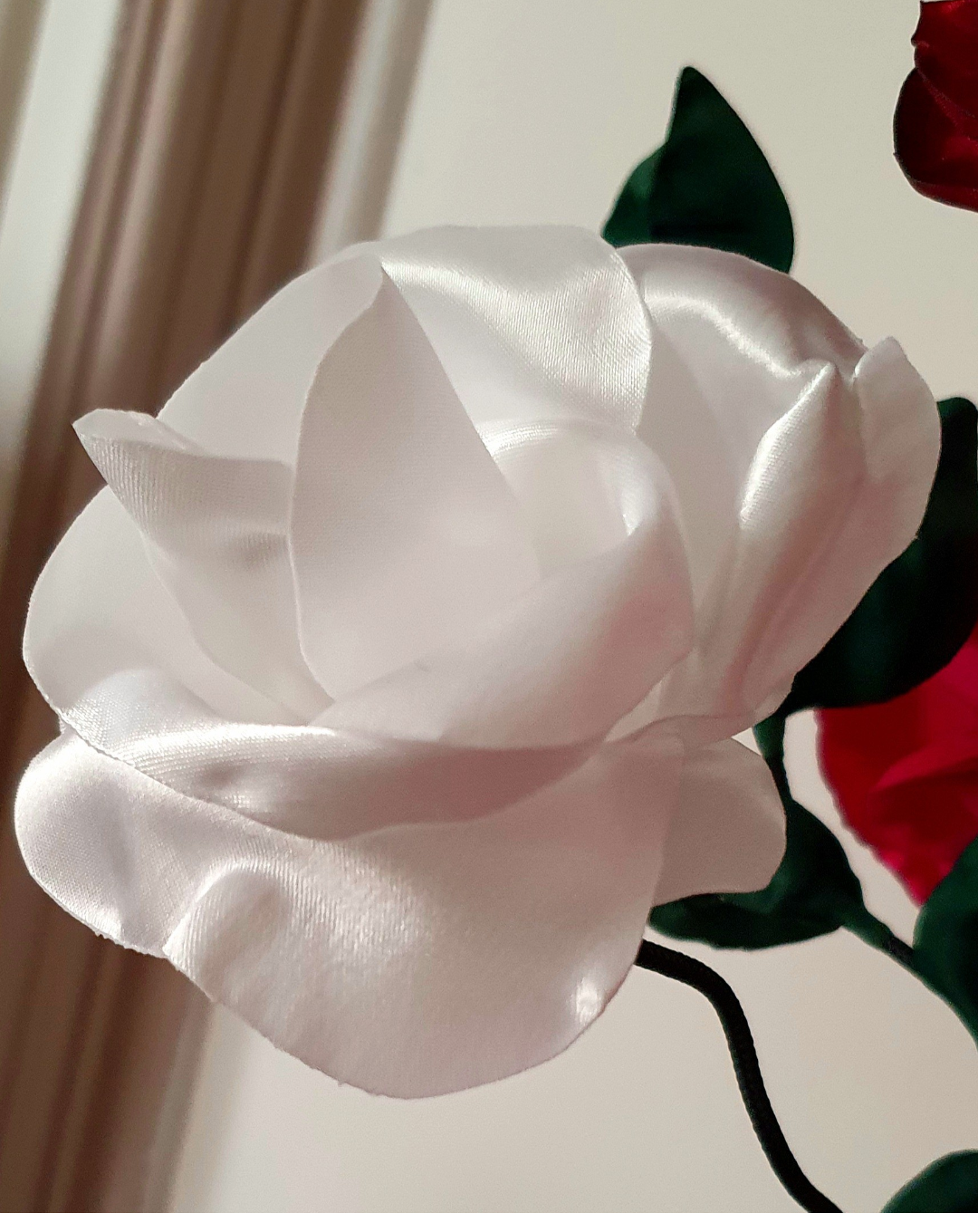 Vase décoratif artisanal l'automne avec fleur en satin | Lisa Art