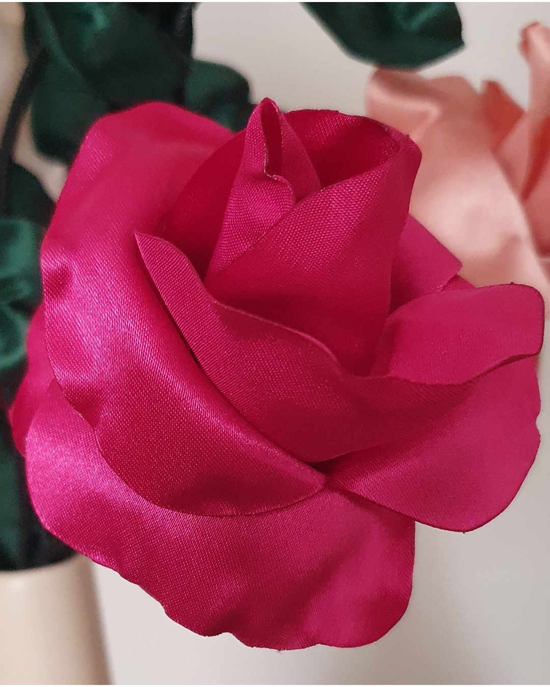 Vase décoratif artisanal l'automne avec fleur en satin | Lisa Art