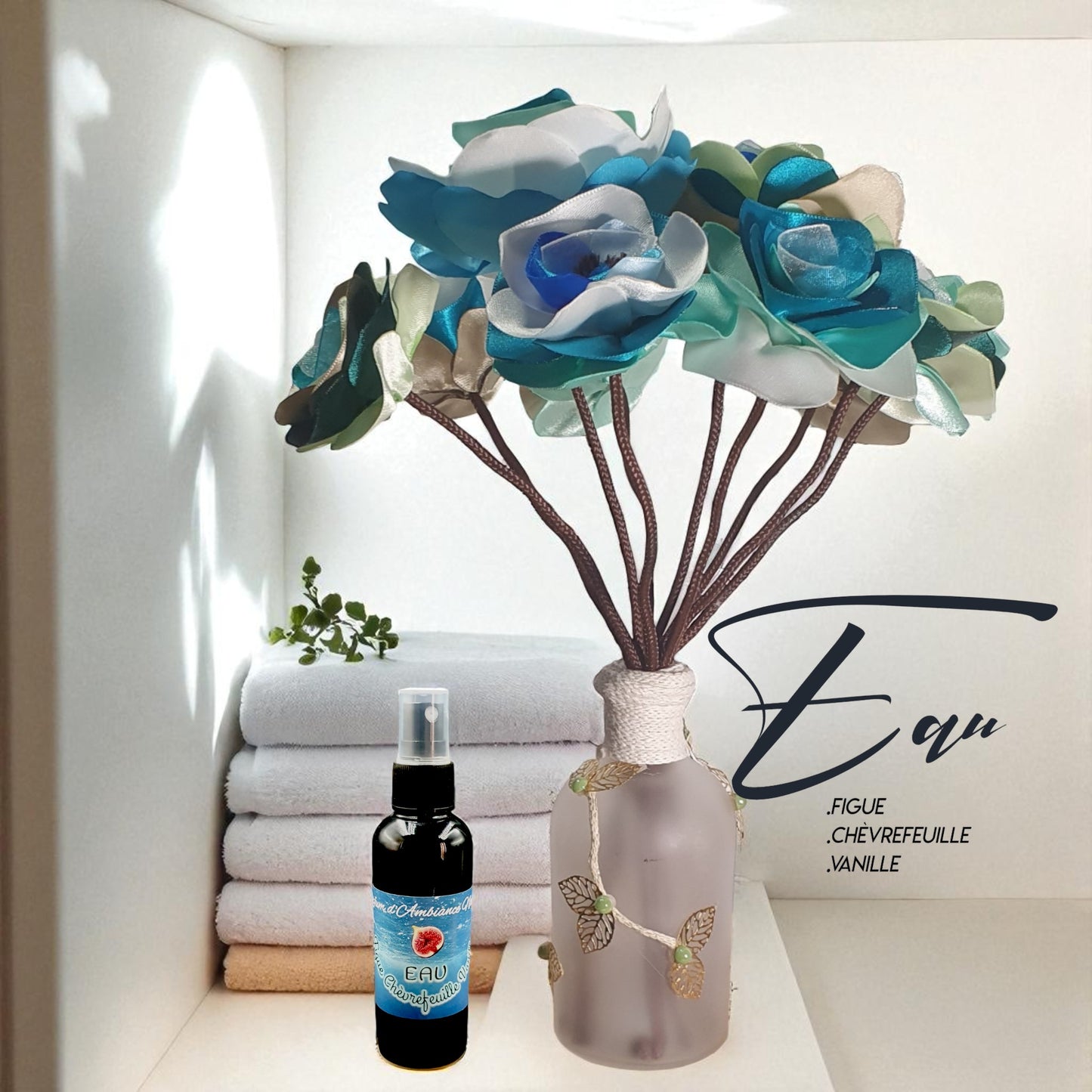vase de fleurs SAN en satin bleu avec parfum d'ambiance naturel